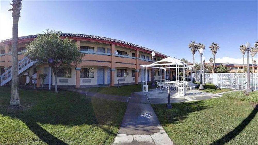 Hotel Spark By Hilton Santa Nella