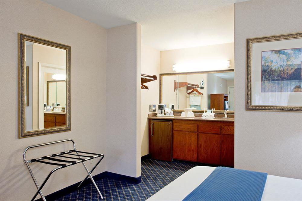Spark By Hilton Hotel 3*