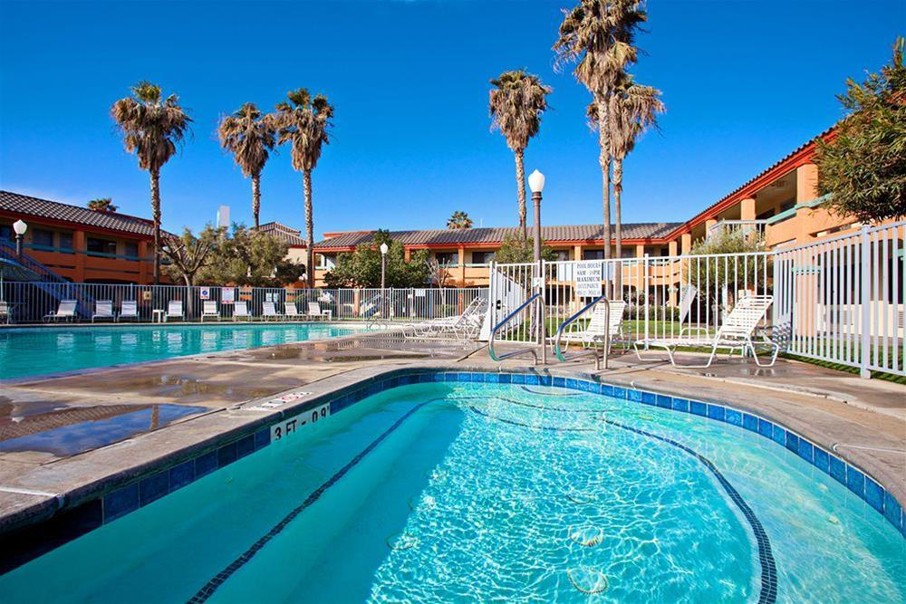 Spark By Hilton 3* Santa Nella