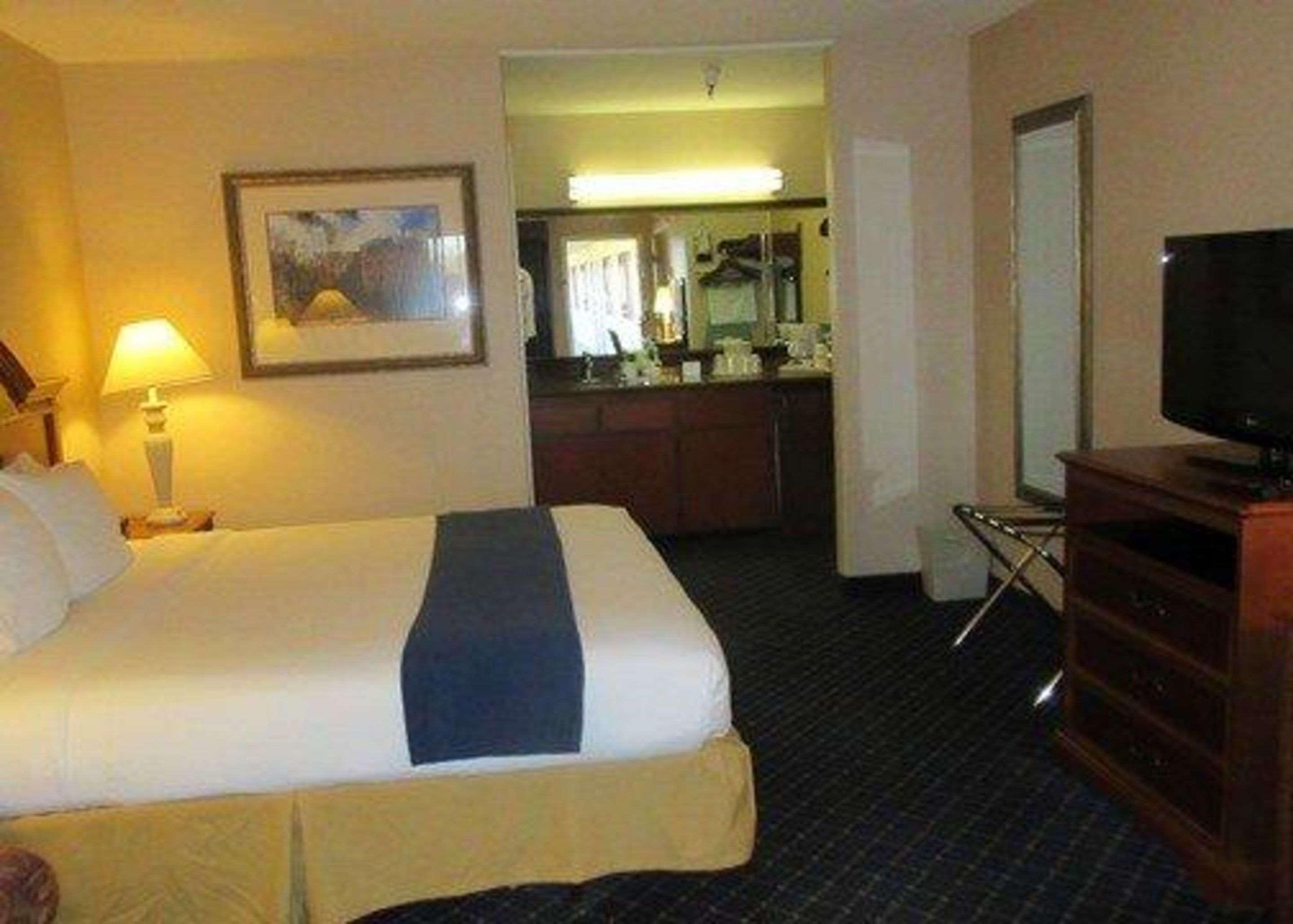 Spark By Hilton Hotel 3*