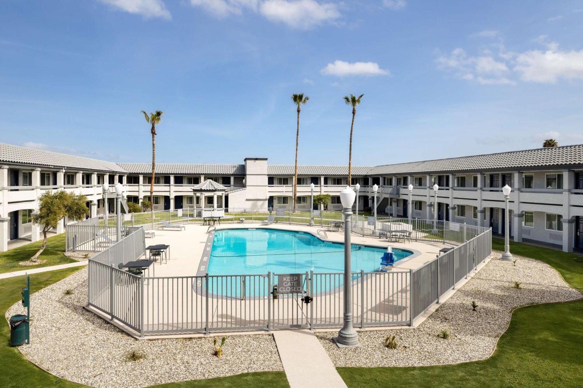Spark By Hilton 3*